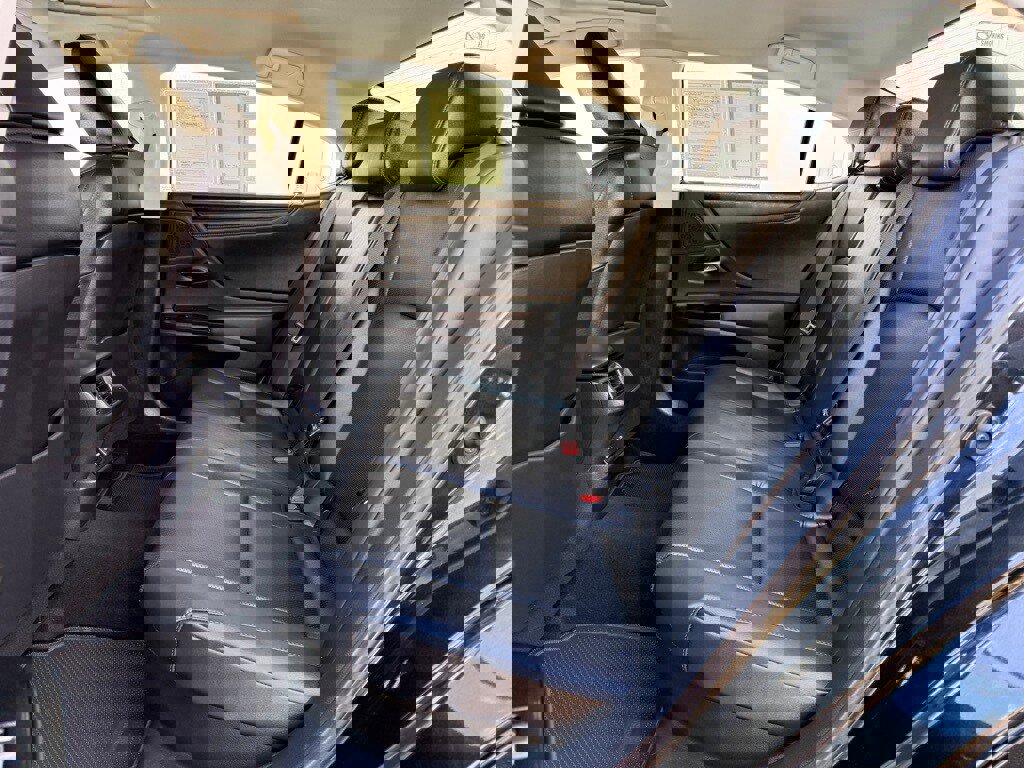 Certified 2025 Lexus ES 300h w/ Premium Package image 18