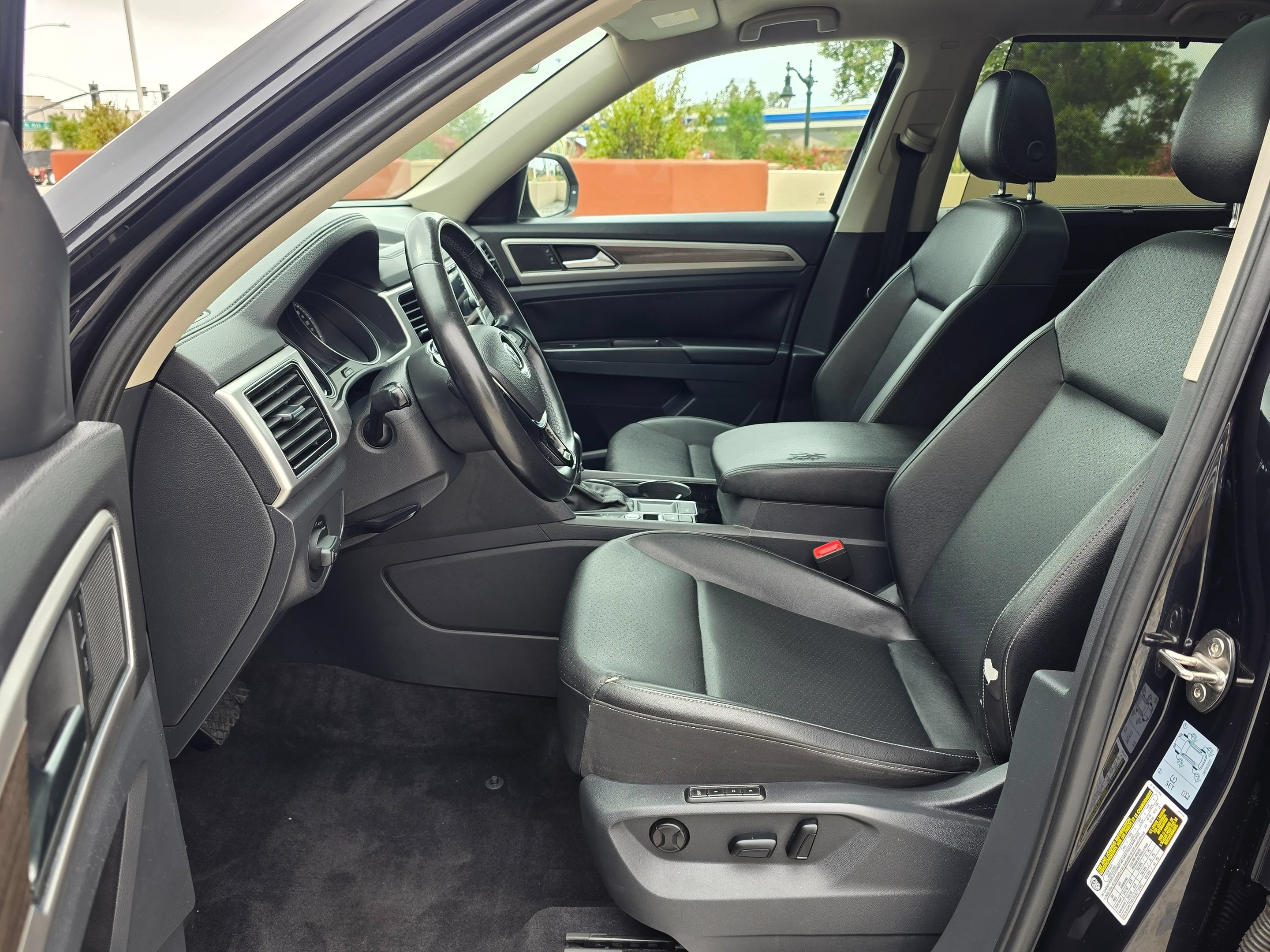Used 2018 Volkswagen Atlas SEL FWD image 17