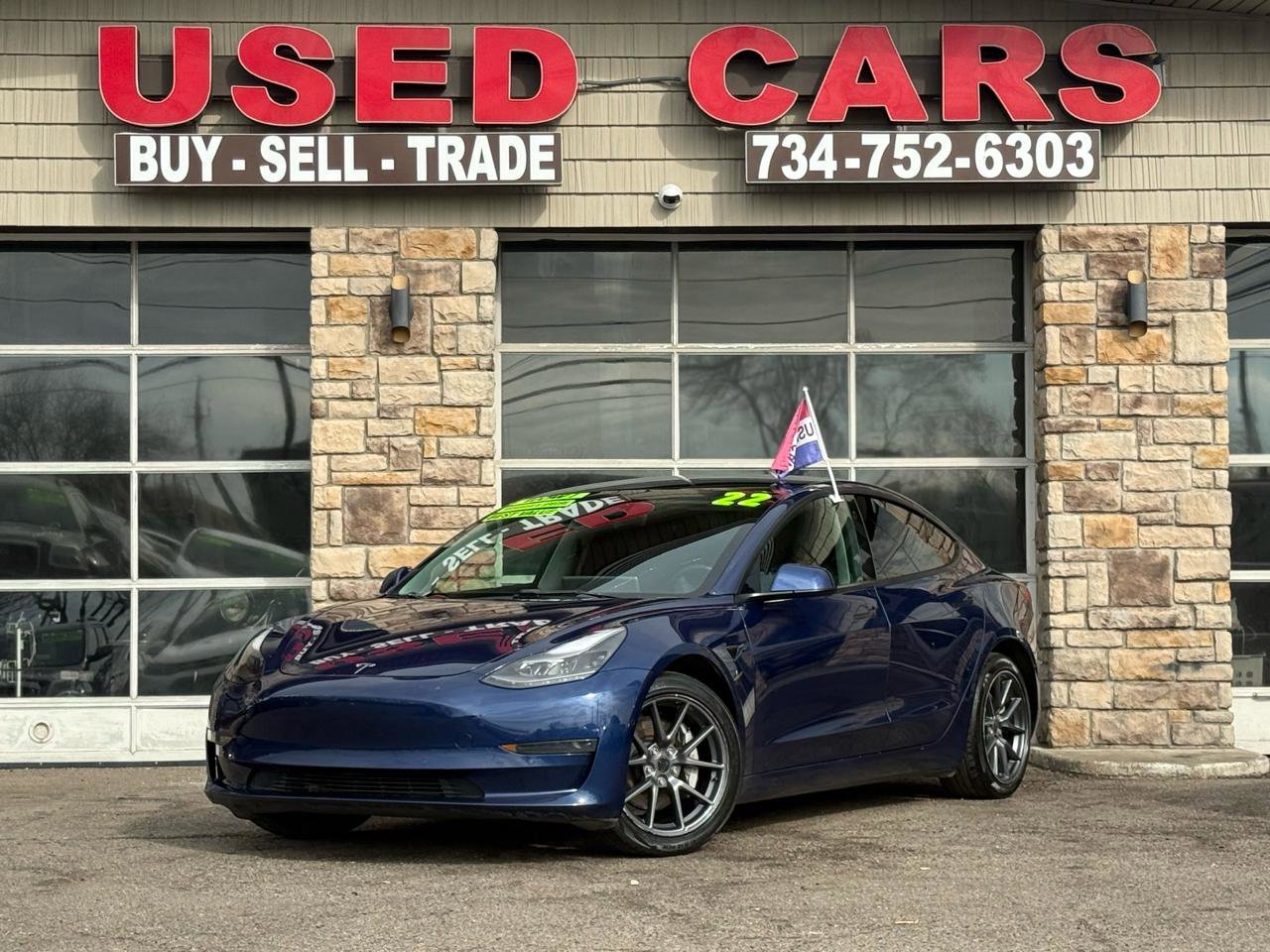 Used 2022 Tesla Model 3 Standard Range image 1