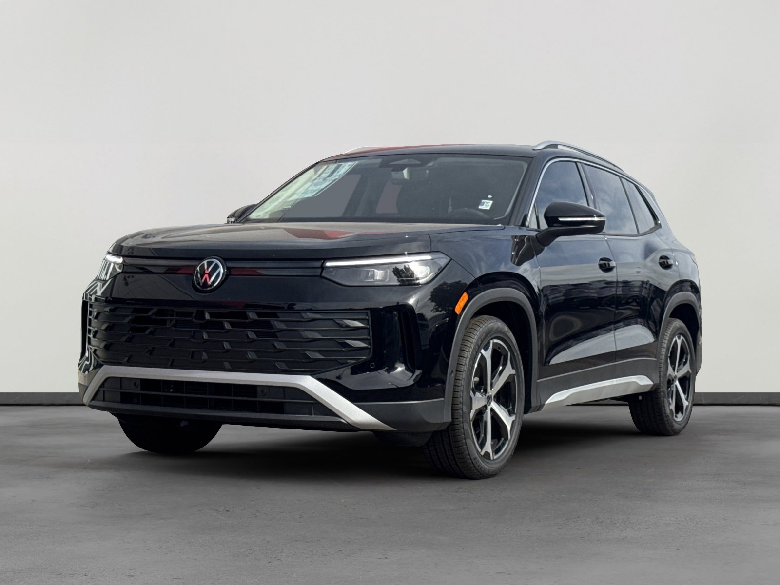 New 2026 Volkswagen Tiguan SE FWD image 1