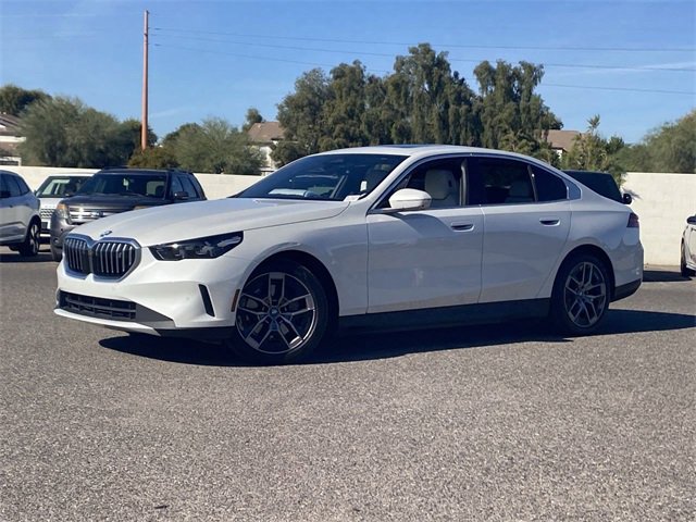 Certified 2025 BMW i5 eDrive40i w/ Premium Package image 2