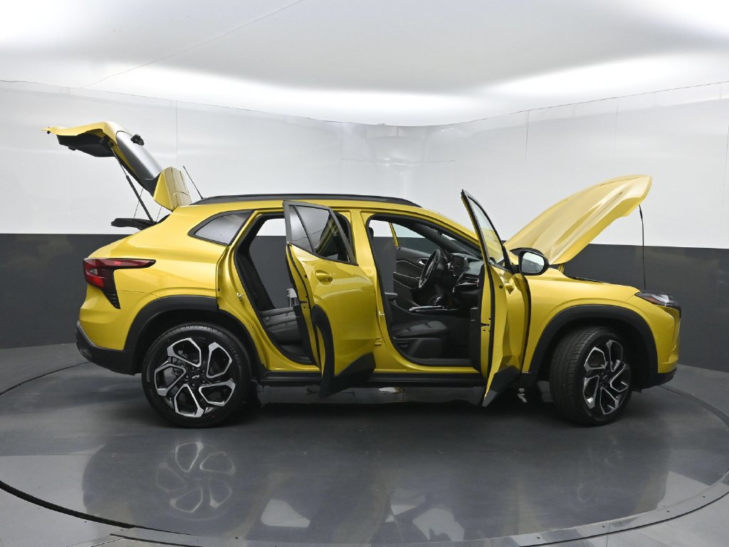 Used 2024 Chevrolet Trax RS FWD image 33