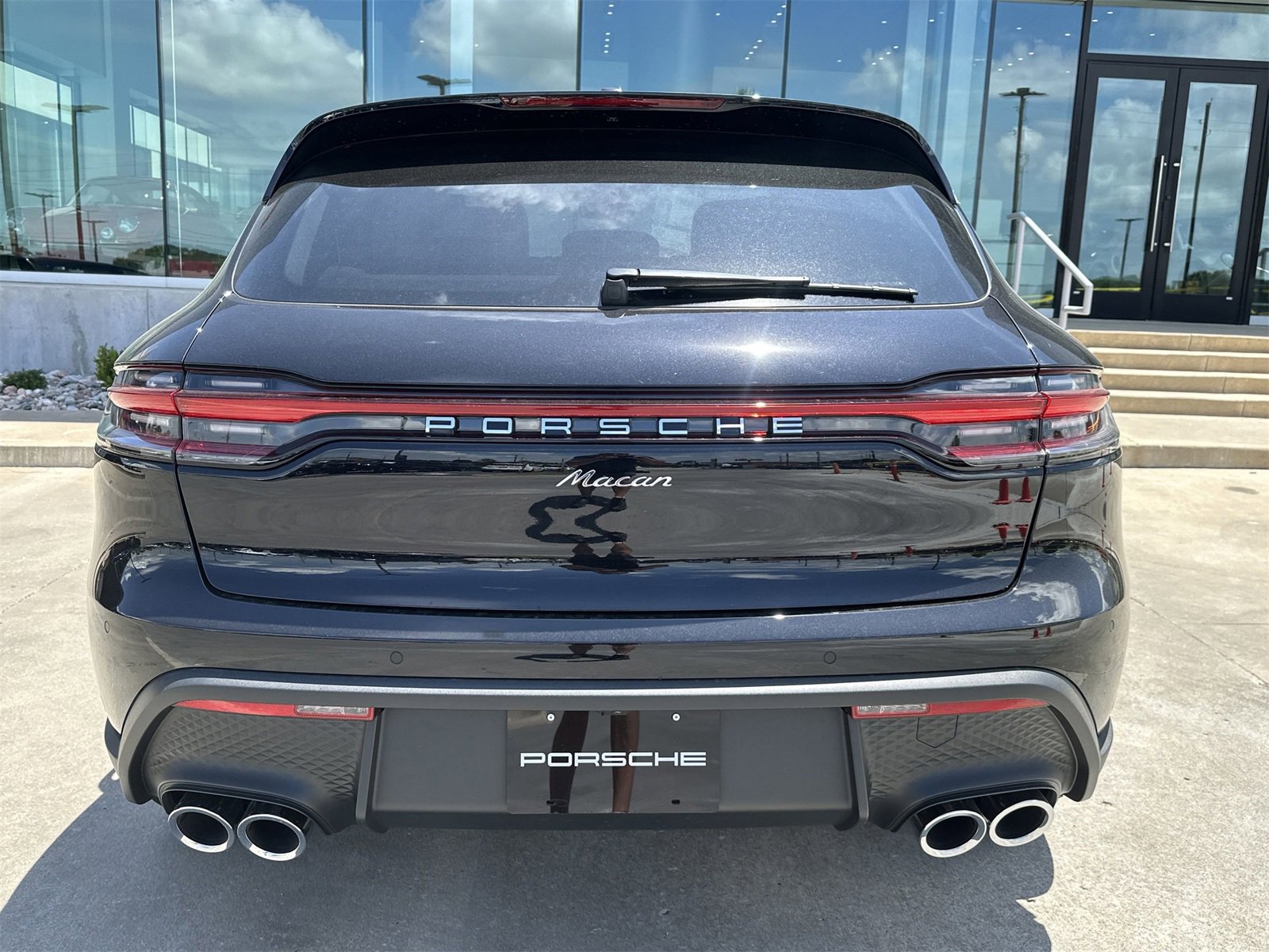 New 2025 Porsche Macan image 6