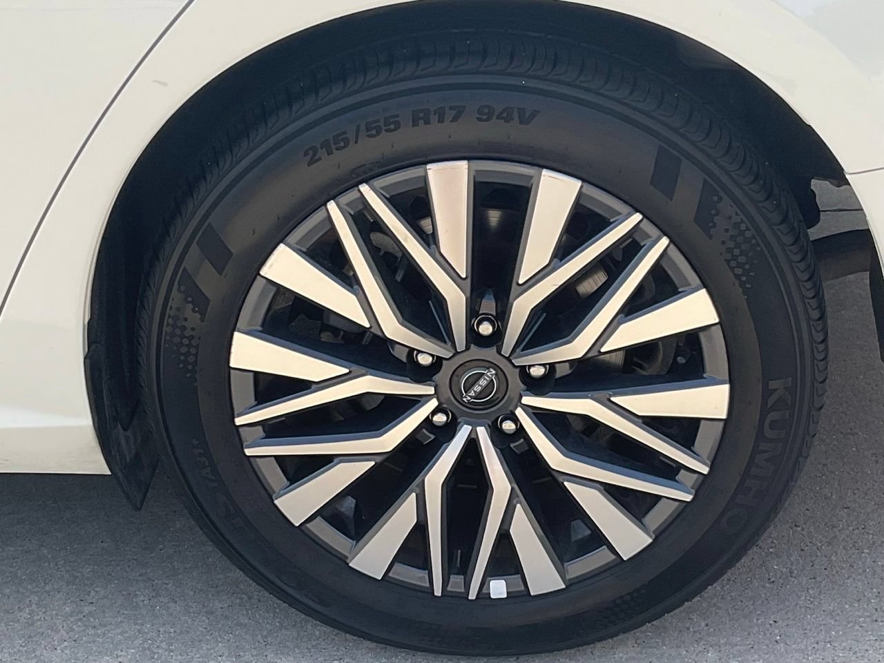 Used 2025 Nissan Altima 2.5 SV FWD image 7