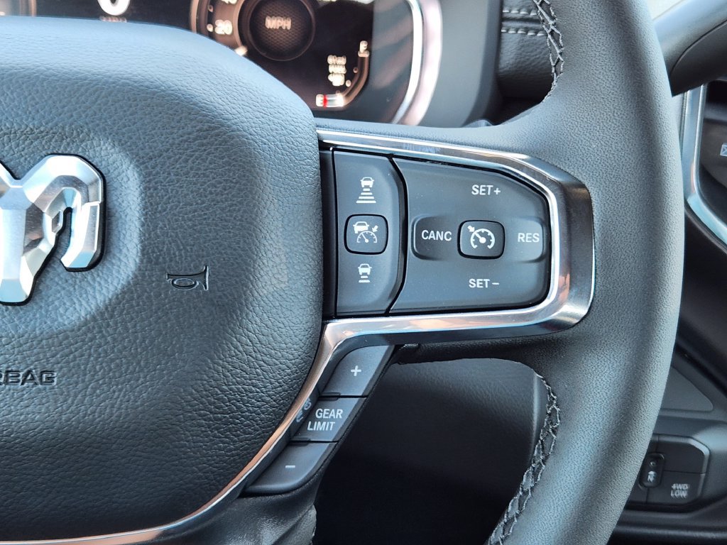 New 2026 RAM 2500 Laramie AWD/4WD image 18