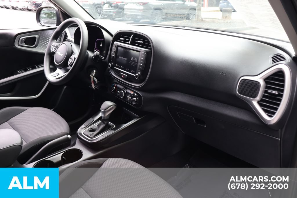 Used 2025 Kia Soul LX w/ LX Technology Package FWD image 26