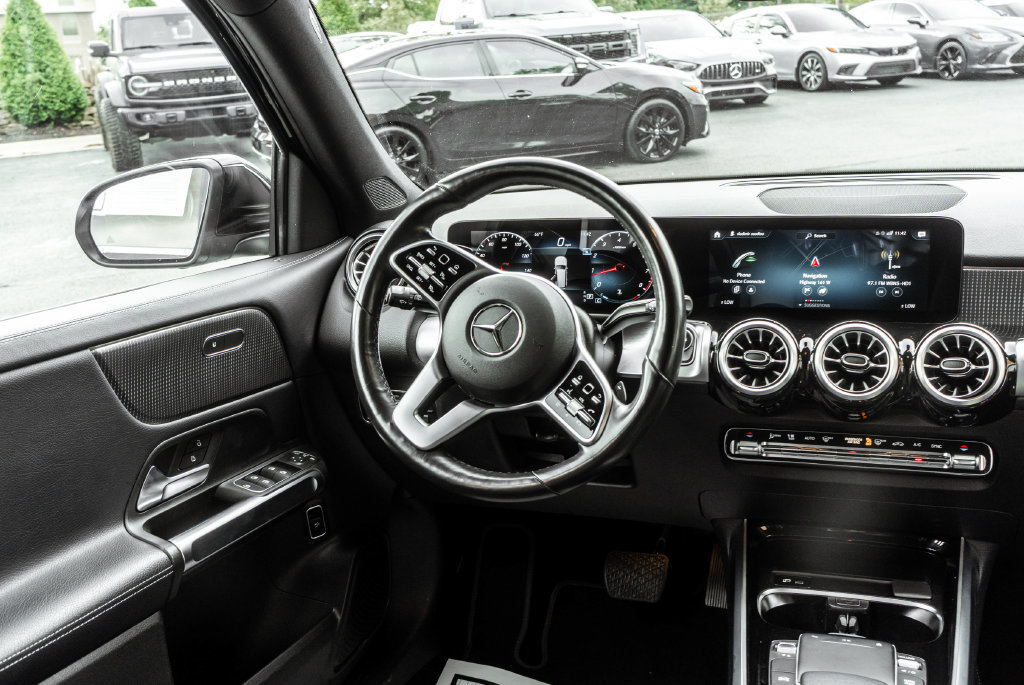 Used 2022 Mercedes-Benz GLB 250 4MATIC w/ Premium Package Lite image 12