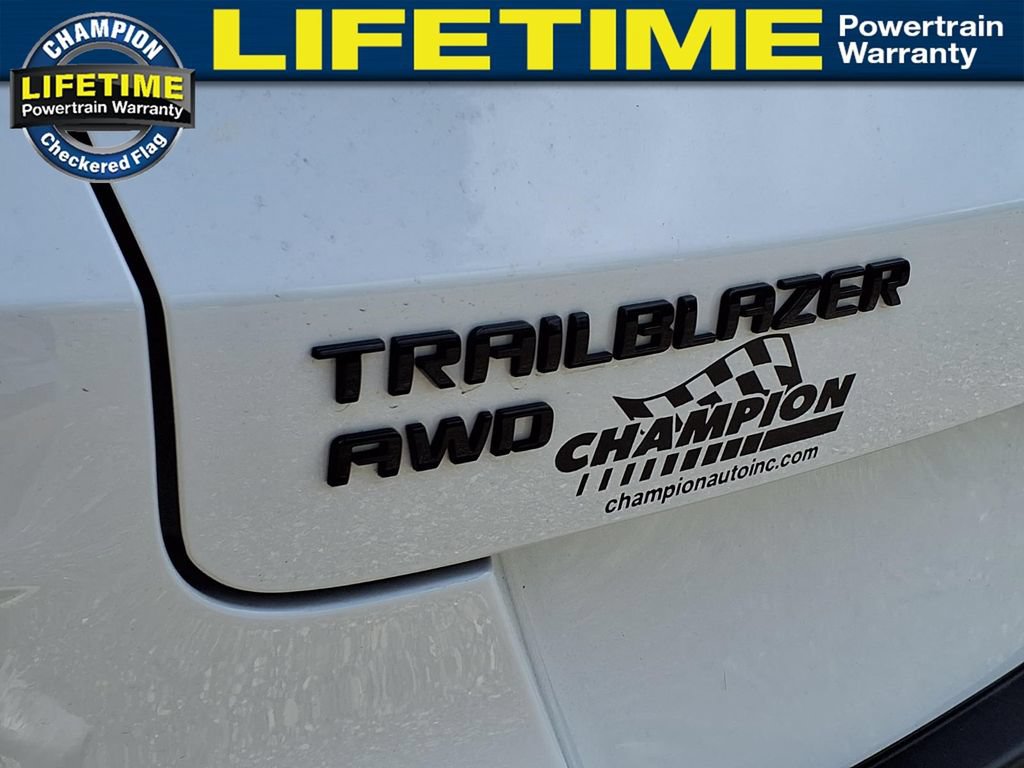 Used 2023 Chevrolet TrailBlazer RS AWD/4WD image 10