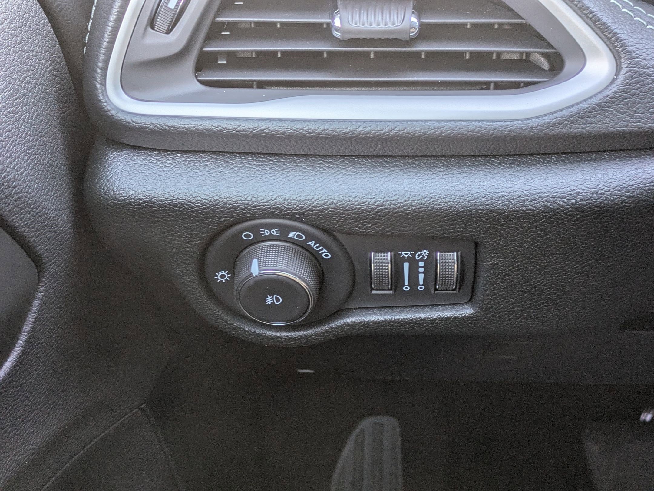 New 2026 Chrysler Pacifica Select image 14