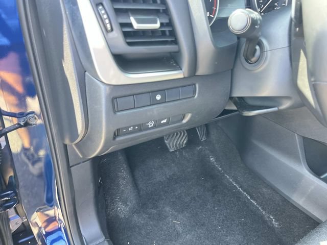 Used 2025 Nissan Rogue SV AWD/4WD image 29