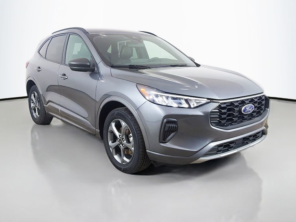Used 2023 Ford Escape ST-Line w/ Tech Pack #1 AWD/4WD image 2