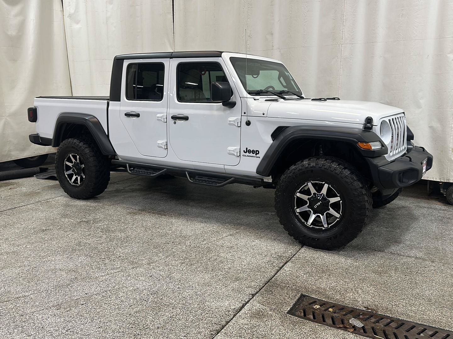 Used 2020 Jeep Gladiator Sport w/ Quick Order Package 24S AWD/4WD image 7