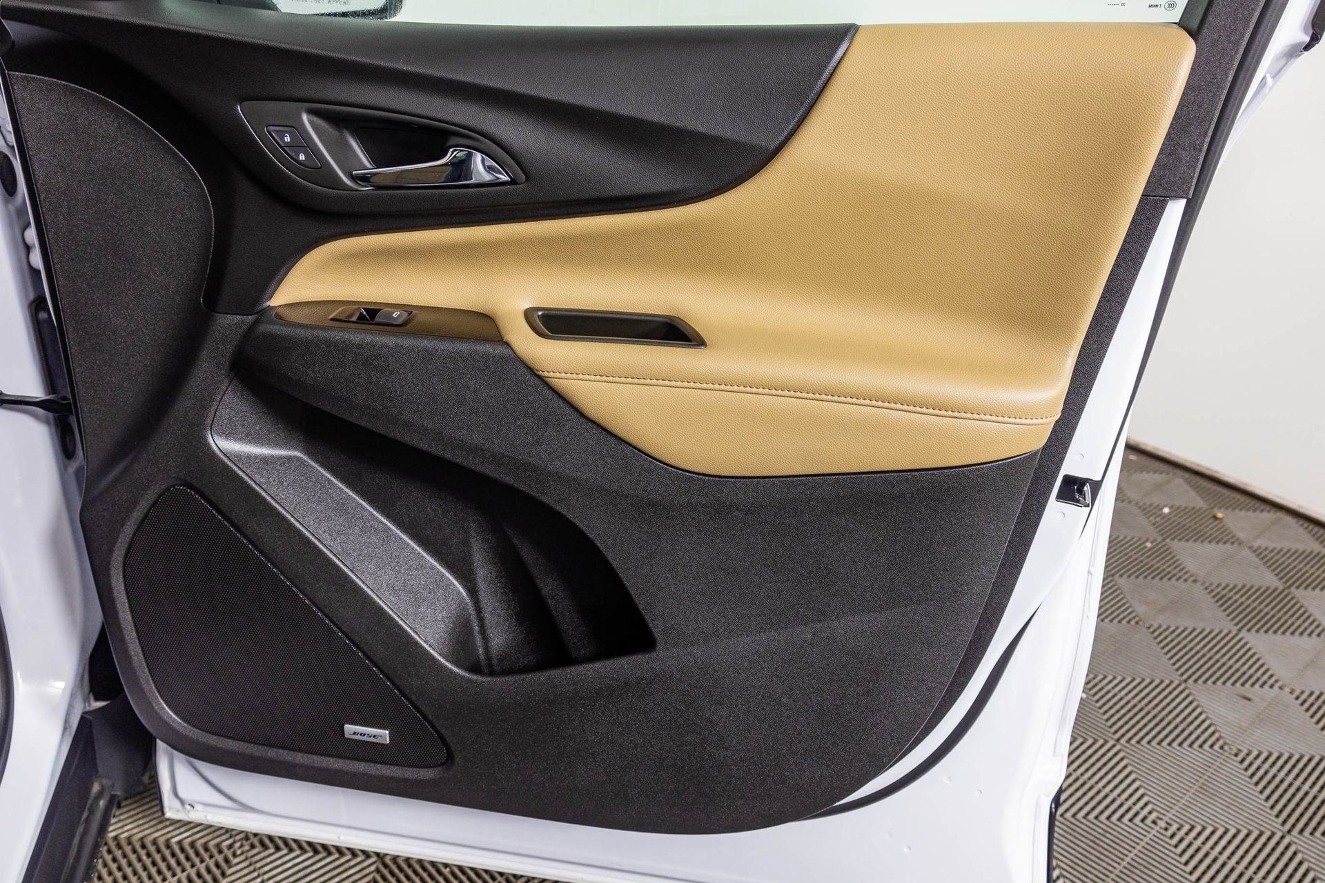 Used 2024 Chevrolet Equinox Premier image 53