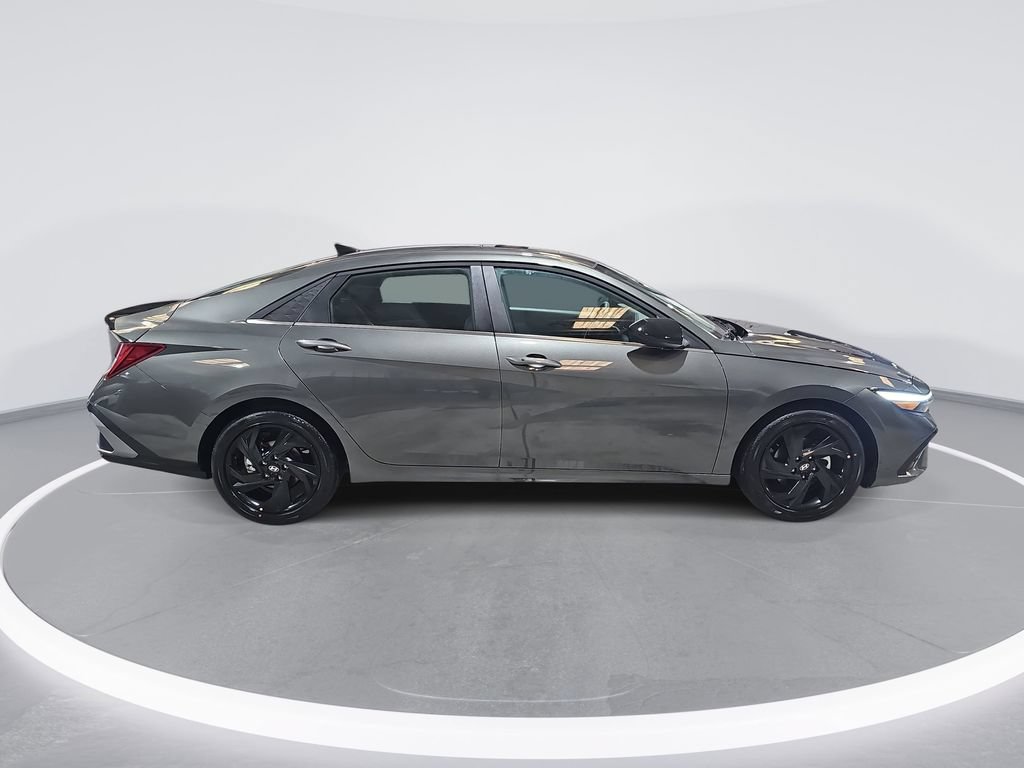New 2026 Hyundai Elantra SEL Sport Premium FWD image 4