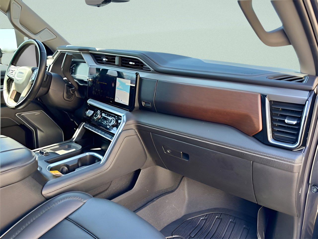 Used 2024 GMC Sierra 2500 Denali w/ Technology Package image 37