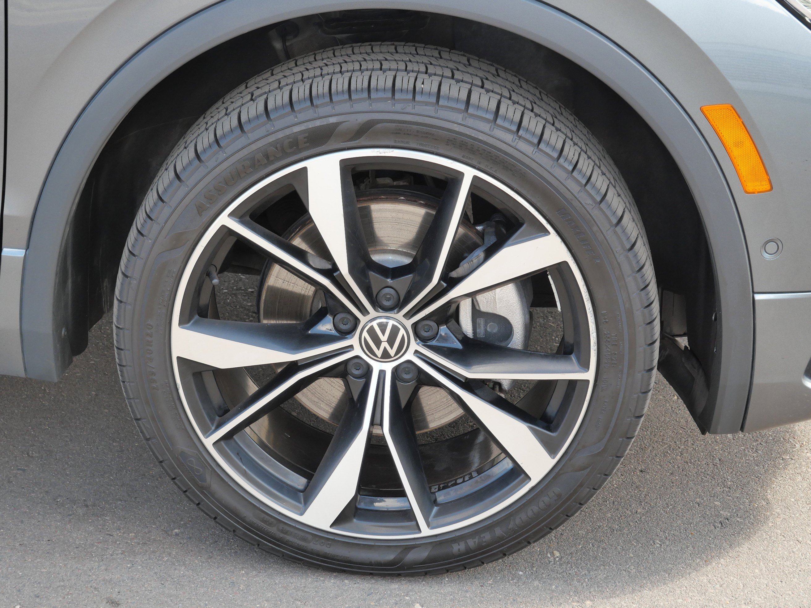 Used 2022 Volkswagen Tiguan SEL R-Line image 15