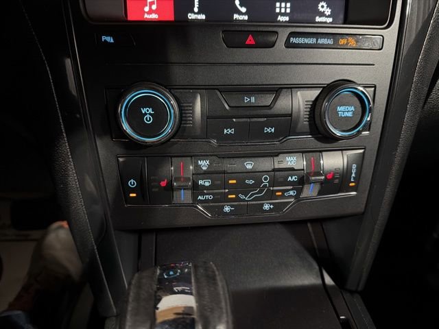 Used 2018 Ford Explorer XLT image 21