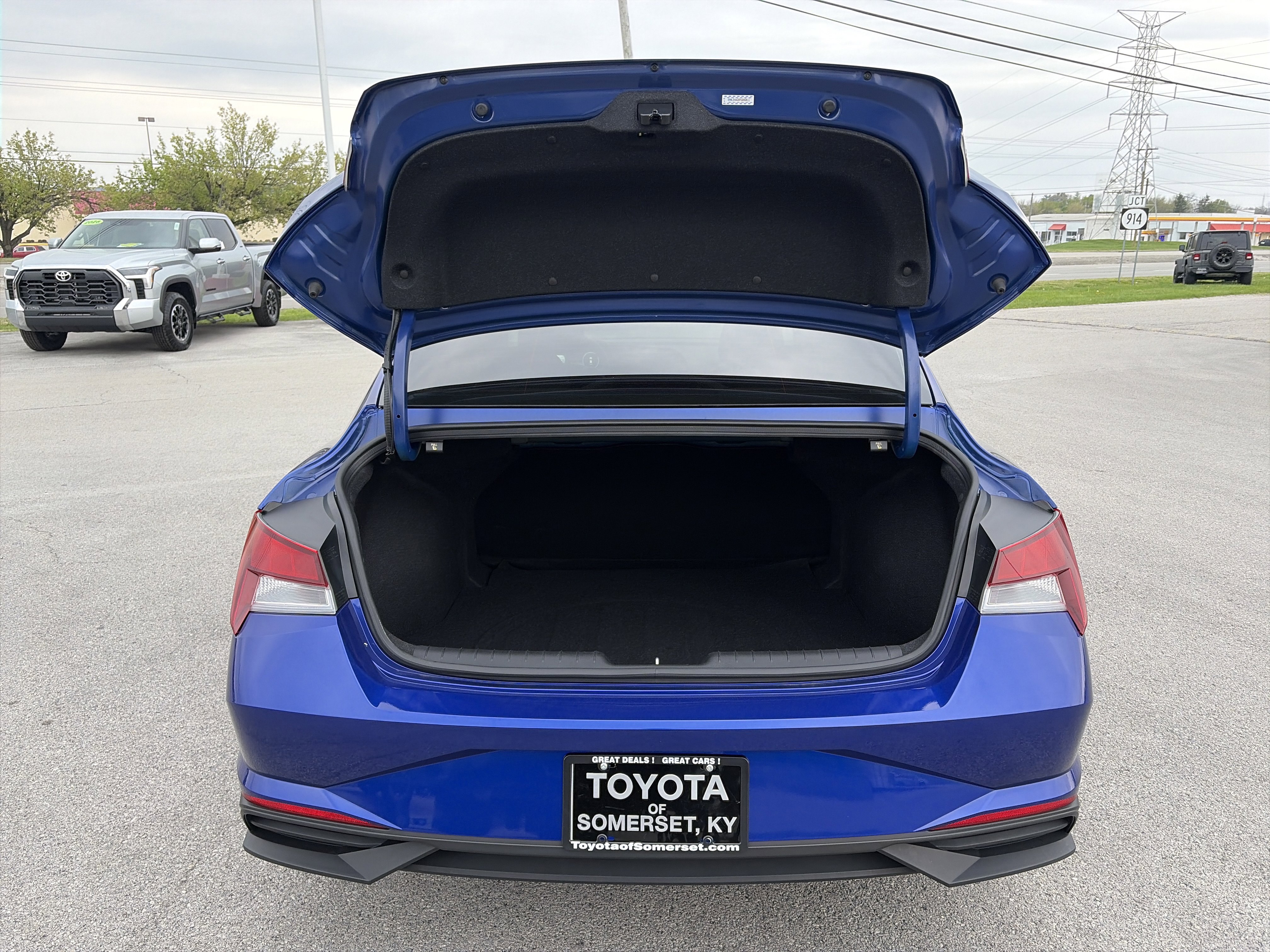 Used 2023 Hyundai Elantra SEL w/ Convenience Package image 19