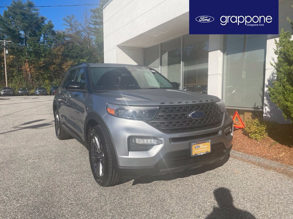 Certified 2022 Ford Explorer XLT w/ Equipment Group 202A AWD/4WD image 1