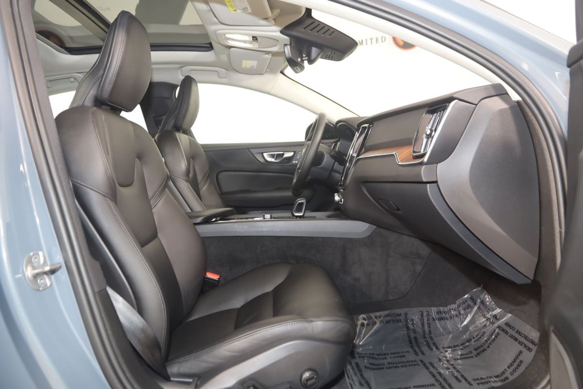 Used 2023 Volvo S60 B5 Plus AWD/4WD image 14