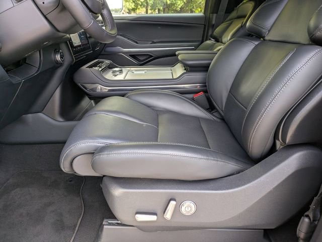 New 2025 Lincoln Navigator Reserve w/ Jet Appearance Package AWD/4WD image 11