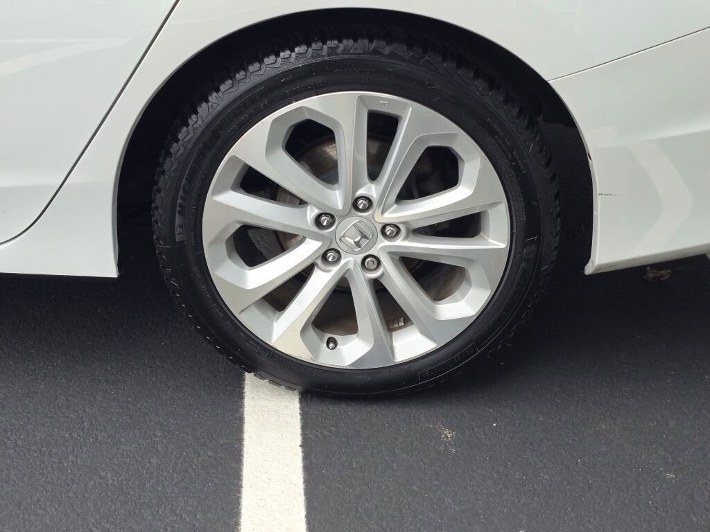 Used 2014 Honda Accord Touring image 11