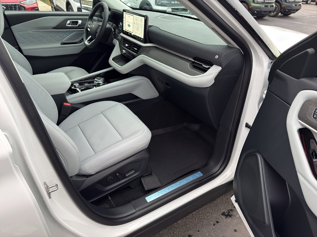 New 2026 Ford Explorer Platinum w/ LUX Leather Package image 39
