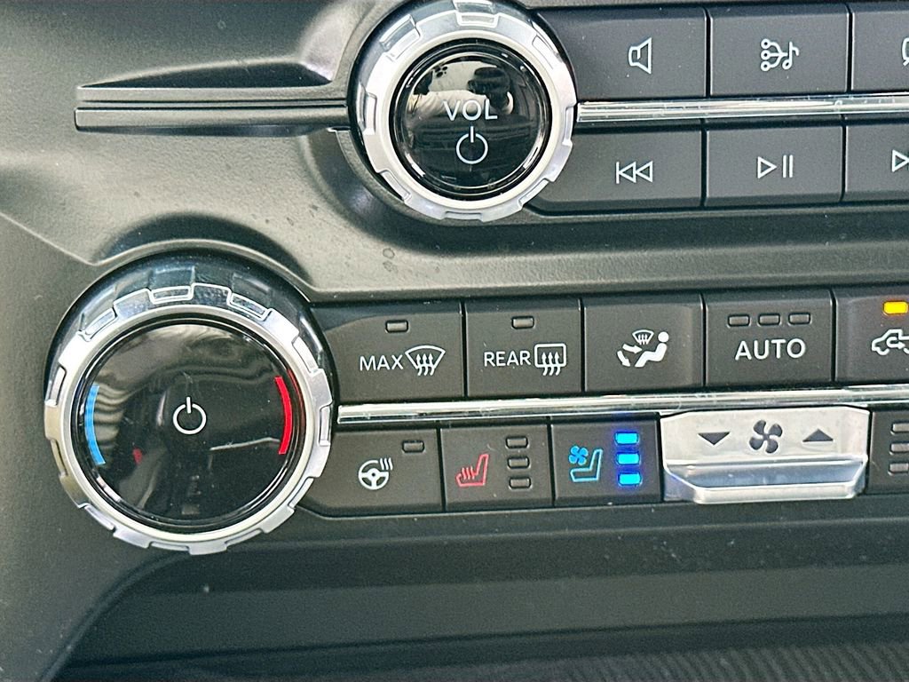 Used 2023 Ford F150 Platinum w/ Equipment Group 701A High image 21