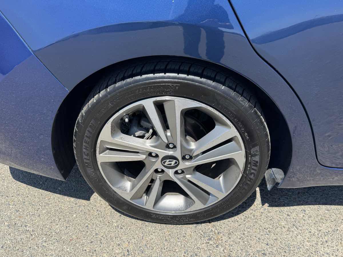 Used 2017 Hyundai Elantra Limited w/ Limited Ultimate Package 05 FWD image 37