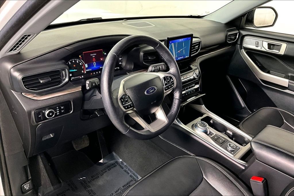 Used 2023 Ford Explorer Limited image 13