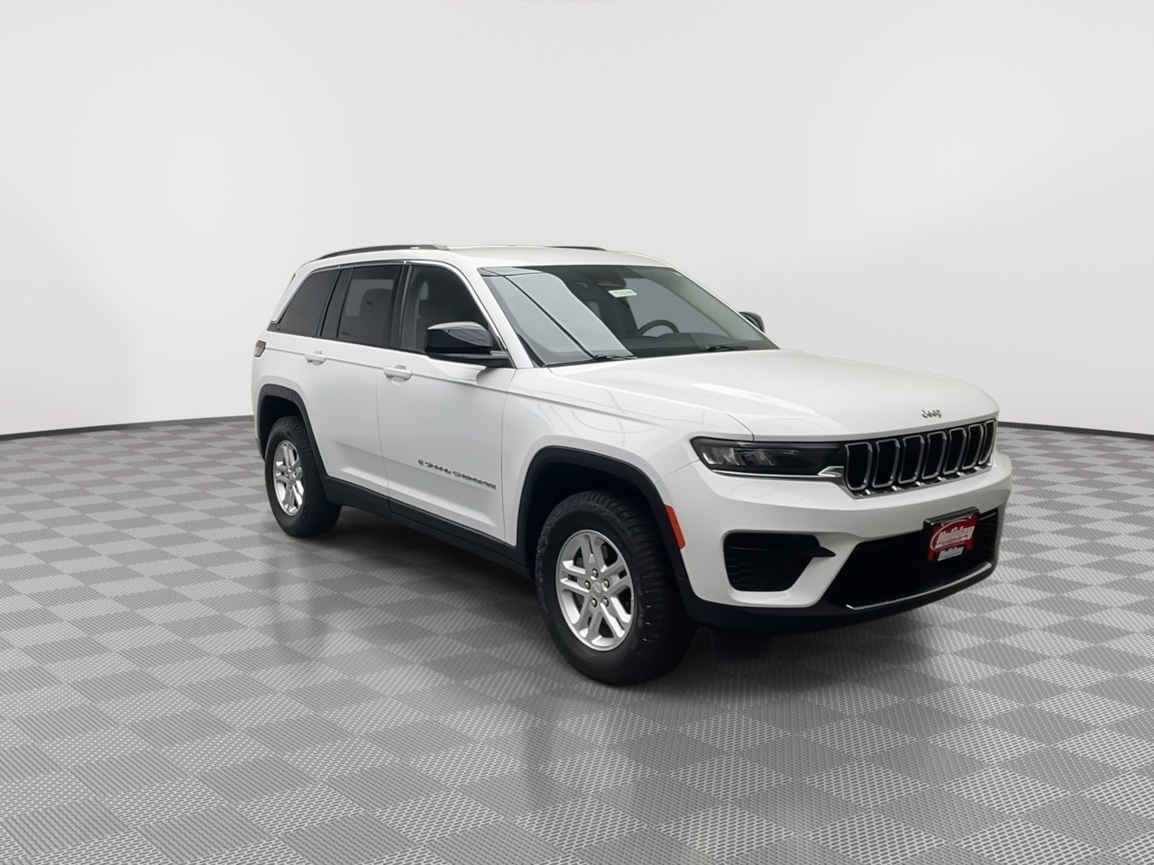 Used 2023 Jeep Grand Cherokee Laredo image 29