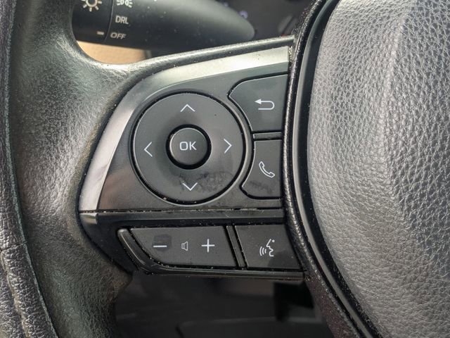 Used 2019 Toyota RAV4 LE FWD image 17