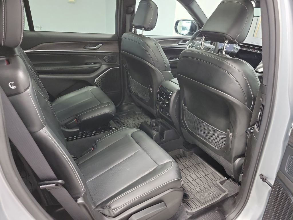 Used 2024 Jeep Grand Cherokee L Overland w/ Trailer Tow Package image 16