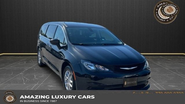 Used 2022 Chrysler Voyager LX FWD image 1