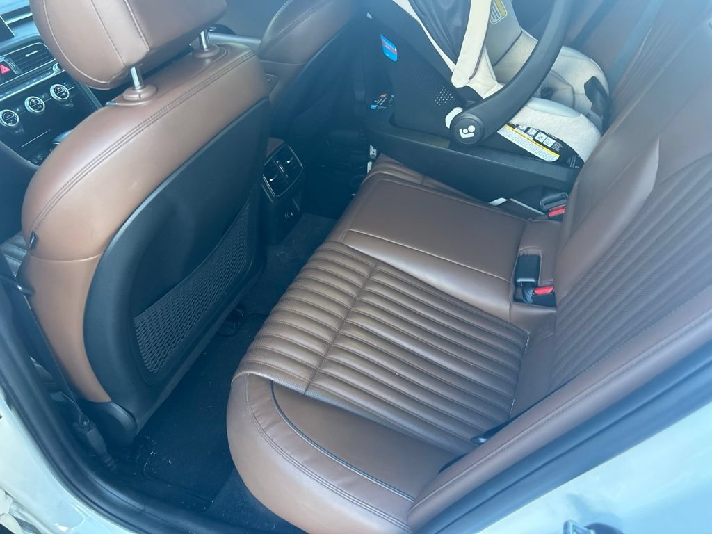 Used 2021 Genesis G70 2.0T w/ Elite Package RWD image 8