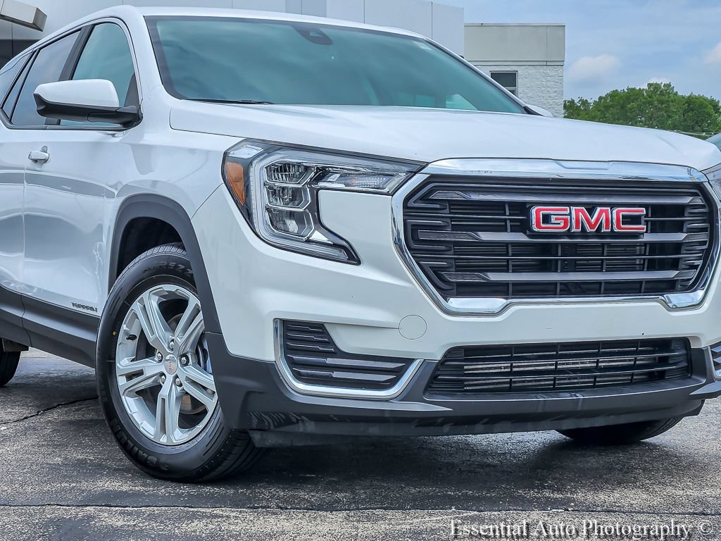 Used 2024 GMC Terrain SLE FWD image 2