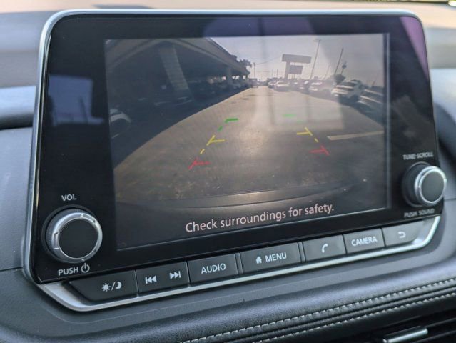 Used 2023 Nissan Rogue SV FWD image 17