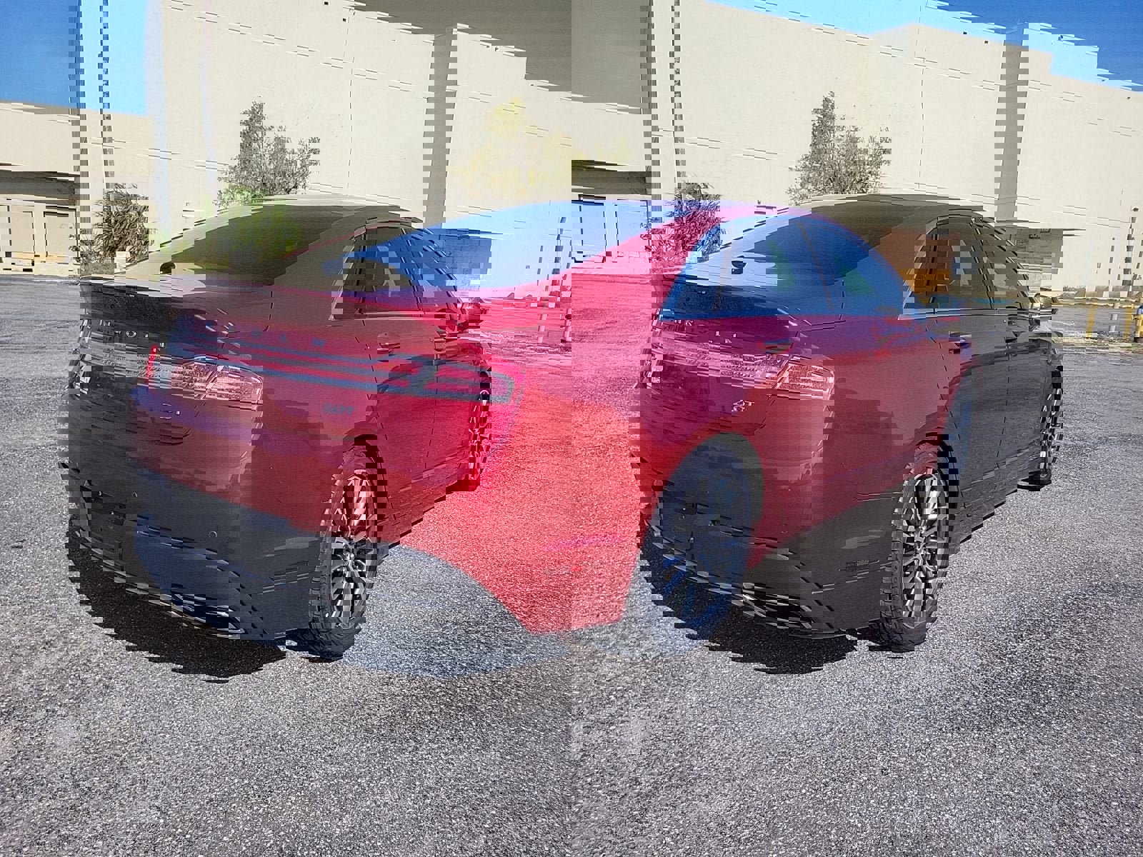 Used 2017 Lincoln MKZ Select image 11