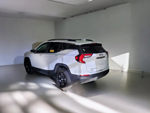 Used 2023 GMC Terrain SLE image 16