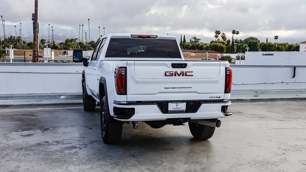 Used 2025 GMC Sierra 2500 AT4 AWD/4WD image 7