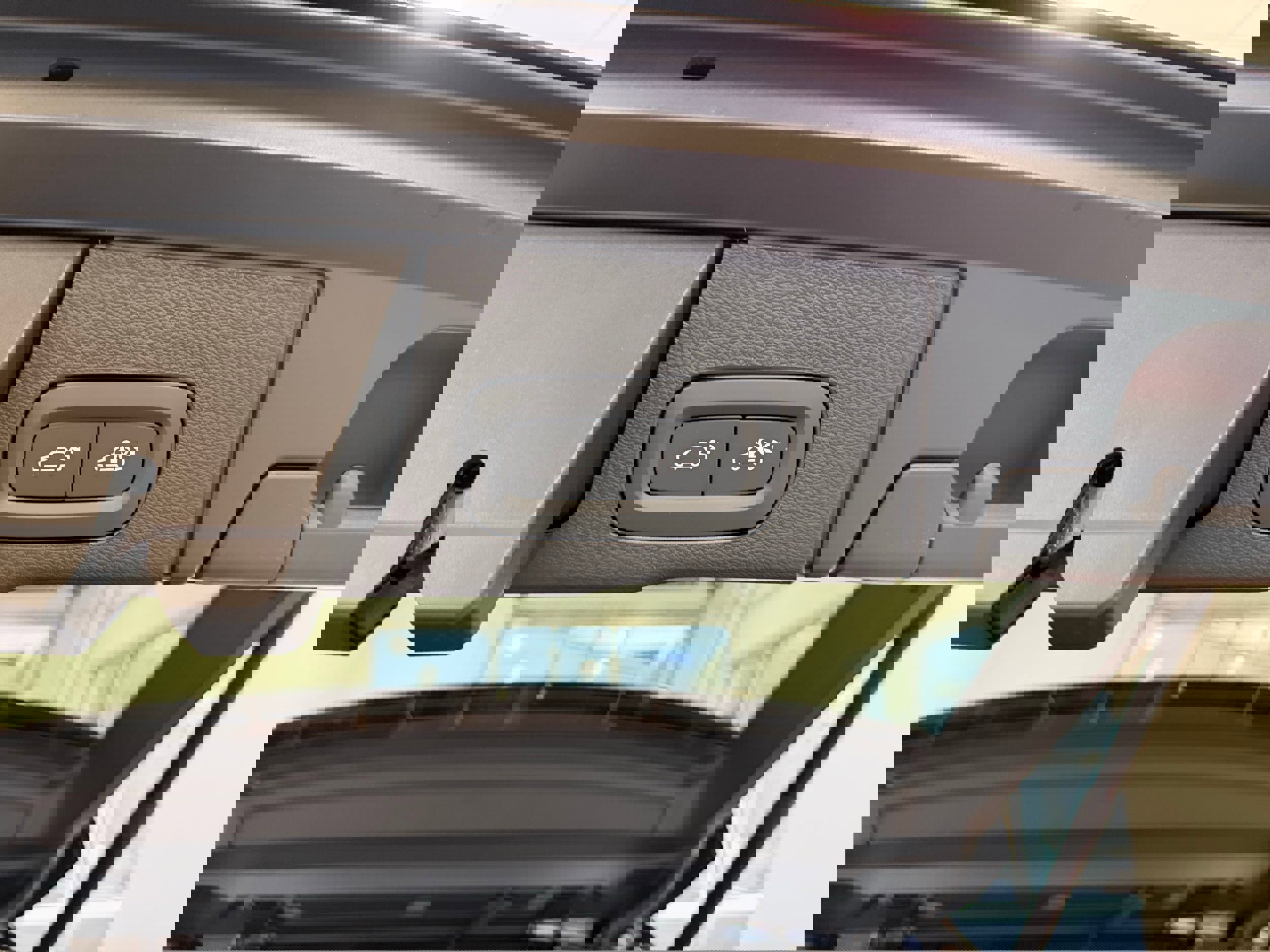 New 2026 Volvo XC60 T8 Ultra w/ Protection Package Premier image 31