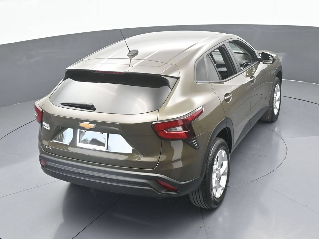 Used 2024 Chevrolet Trax LS w/ LS Convenience Package FWD image 45