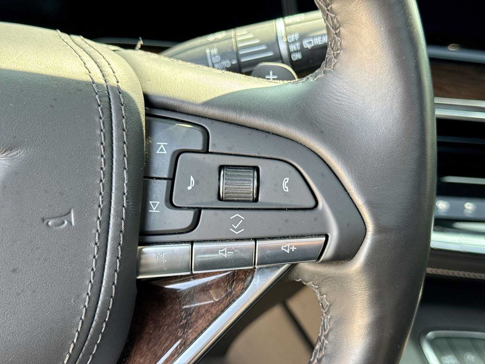 Used 2023 Cadillac Escalade Sport Platinum w/ LPO, ONYX Package AWD/4WD image 26