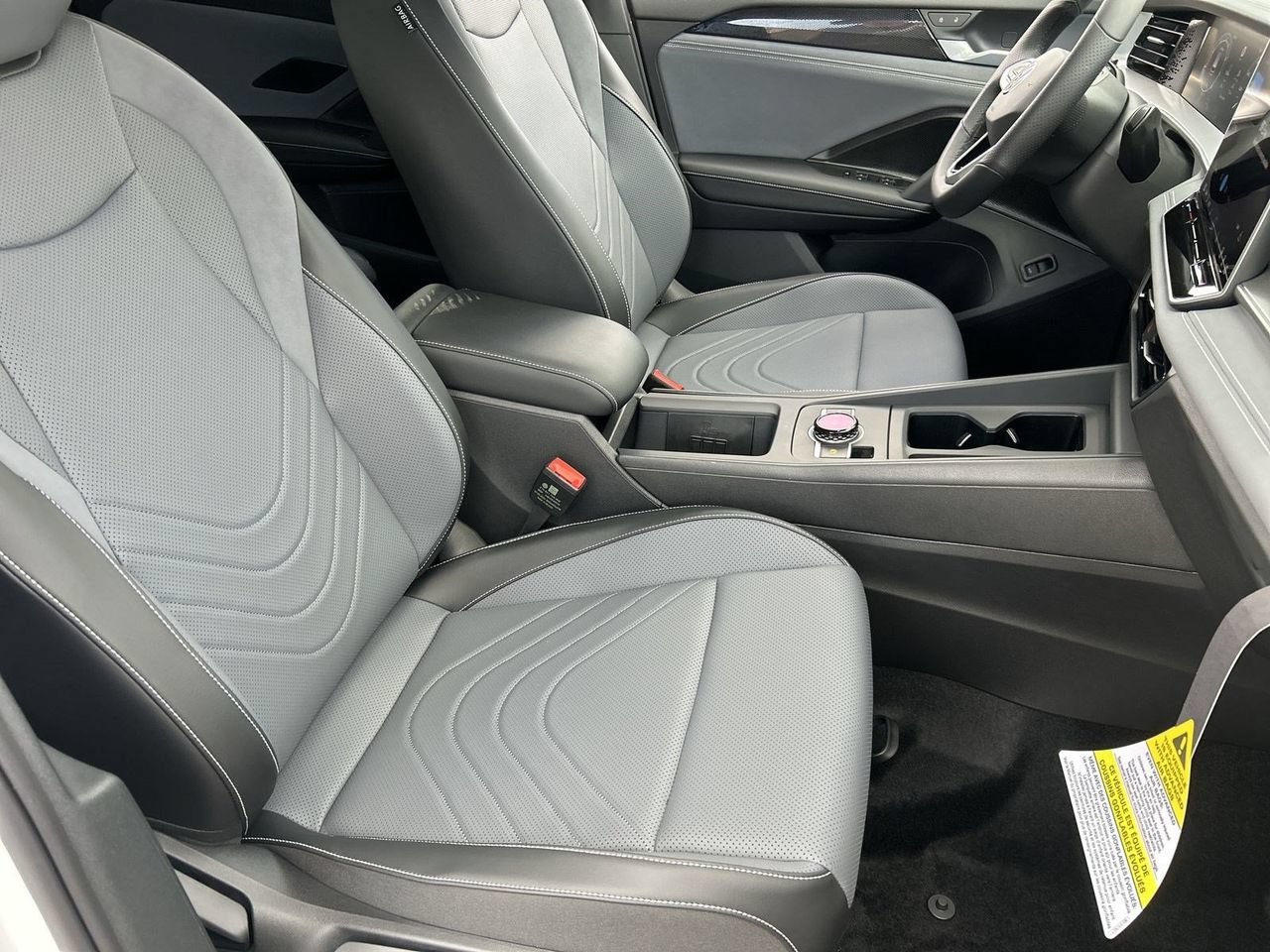 New 2026 Volkswagen Tiguan SE R-Line FWD image 7