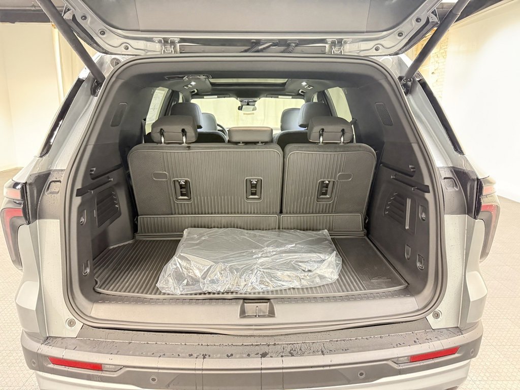 New 2026 Chevrolet Traverse LT w/ Sun and Wheel Package image 5