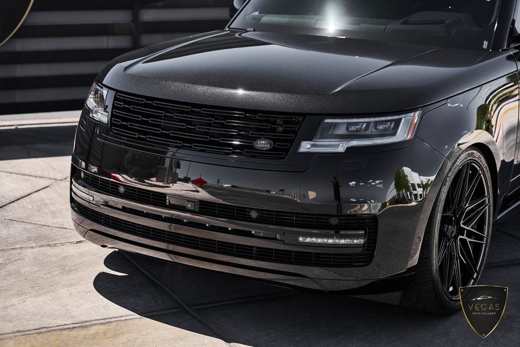 Used 2025 Land Rover Range Rover SE AWD/4WD image 6