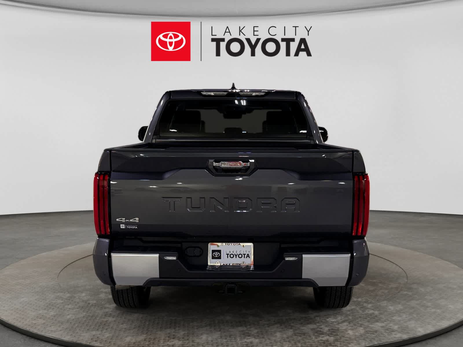Used 2024 Toyota Tundra Limited w/ Power Package AWD/4WD image 7