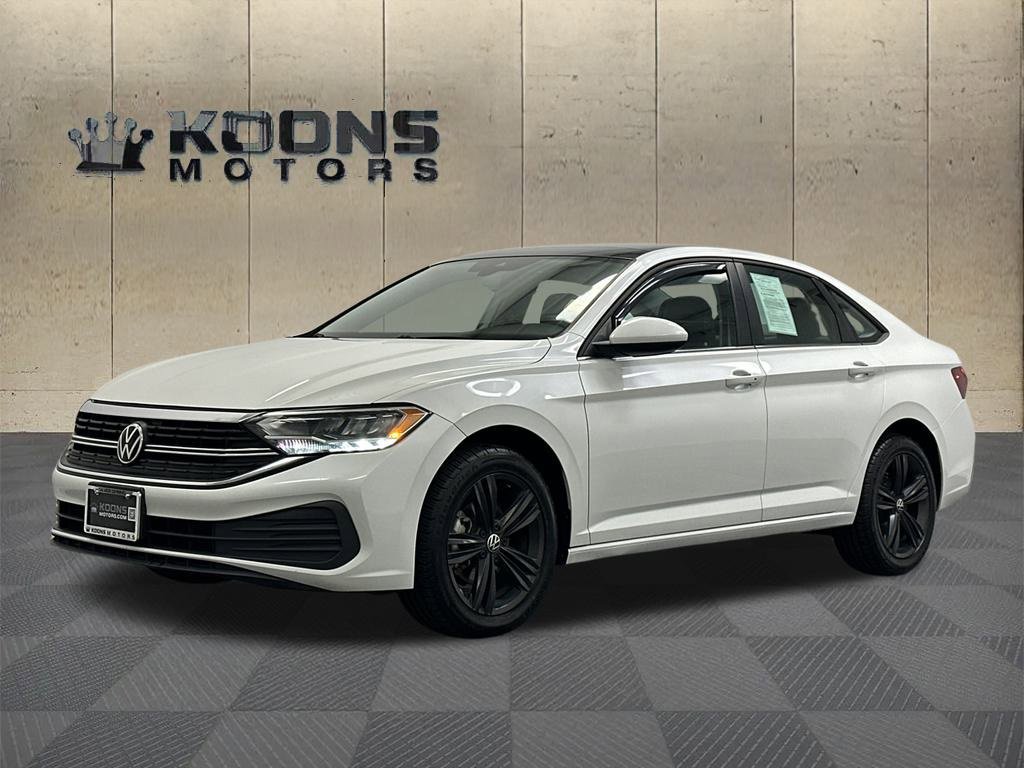 Used 2023 Volkswagen Jetta SE w/ Panoramic Sunroof Package