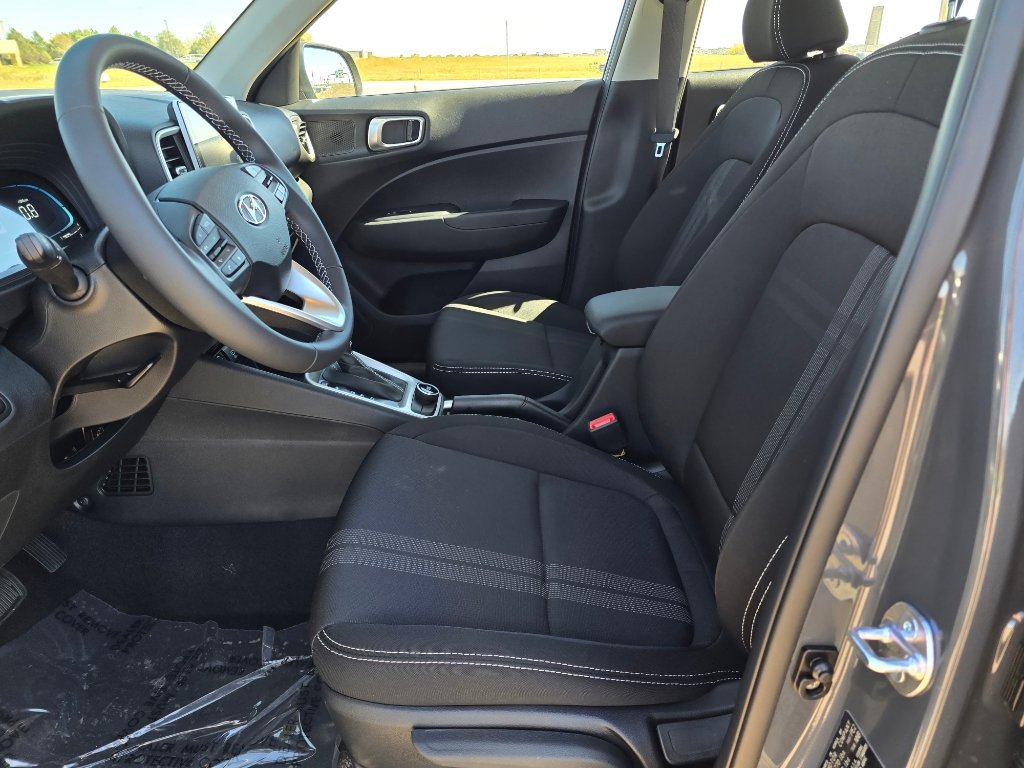 New 2025 Hyundai Venue SEL image 11