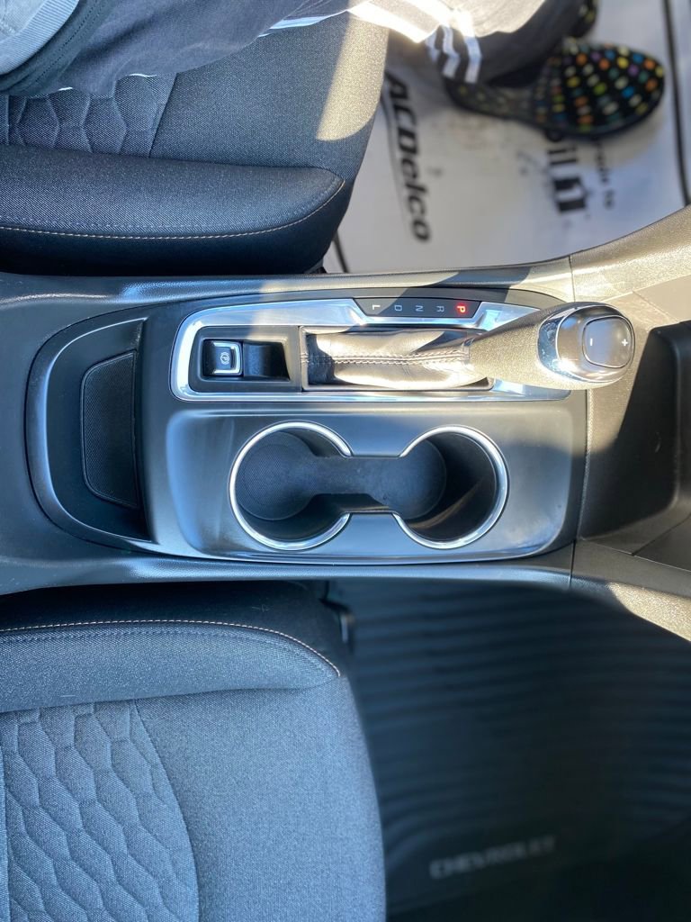 Used 2020 Chevrolet Equinox LT image 23